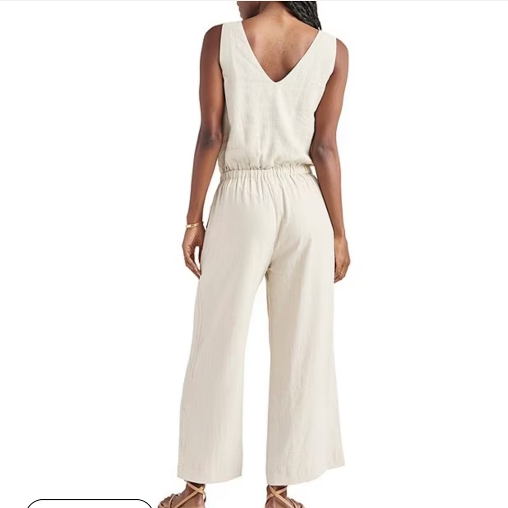 Splendid linen jumpsuit size XL color oatmeal pit to pit 21 in. Inseam 26 1/2 in - Picture 2 of 15